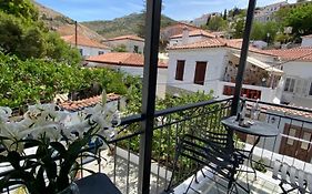 Douskos Uptown Living